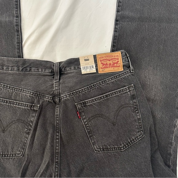 LEVIS GRAY - Picture 2 of 3